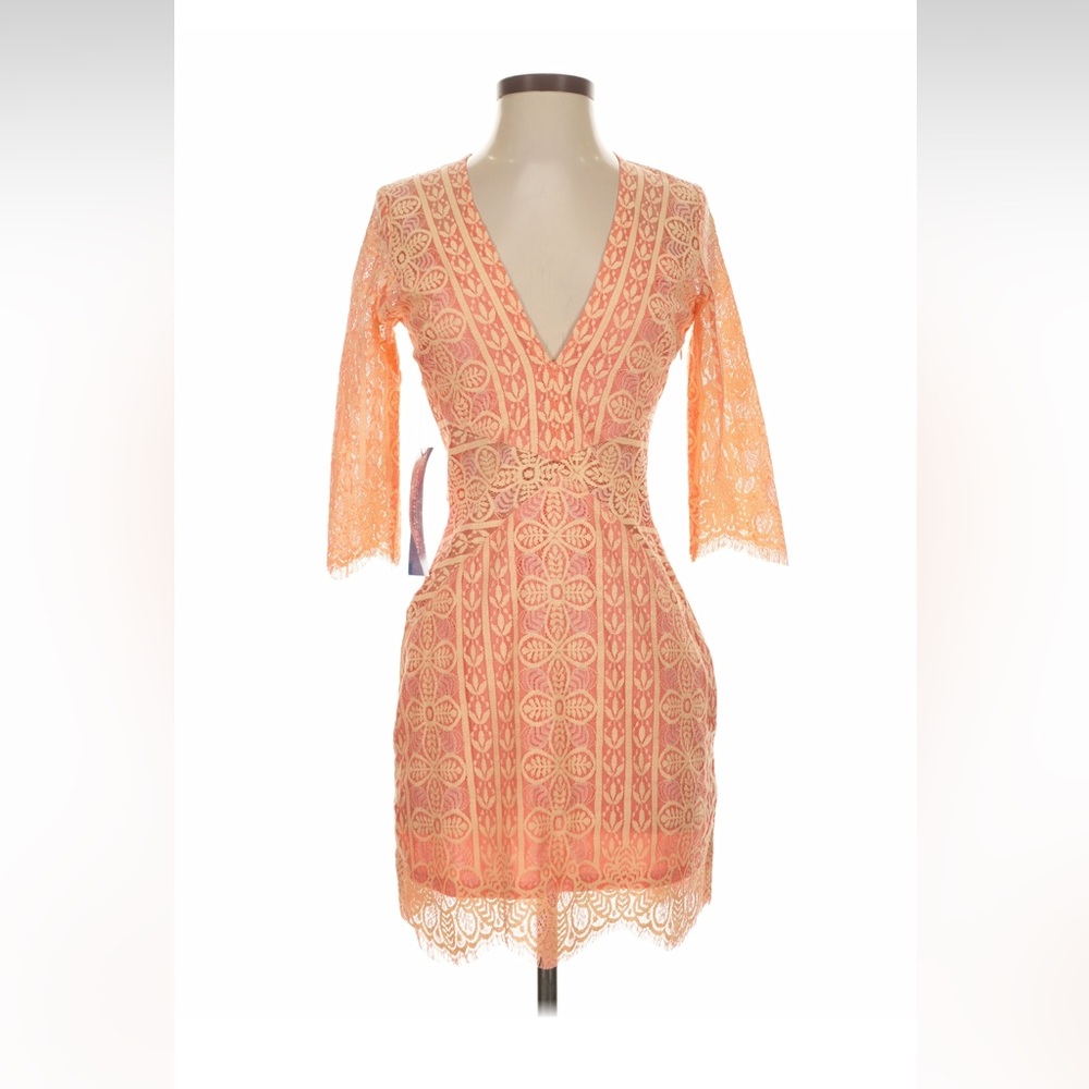 ✨ Luxxel Peach Lace Bodycon Dress-  Size Small NWT ✨
